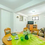 With Parking Space Orebic, Peljesac - 4552 דירה אורביץ